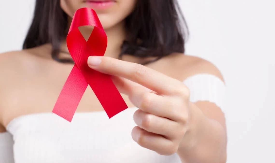 Mujer se cura del VIH tras un trasplante de células madre