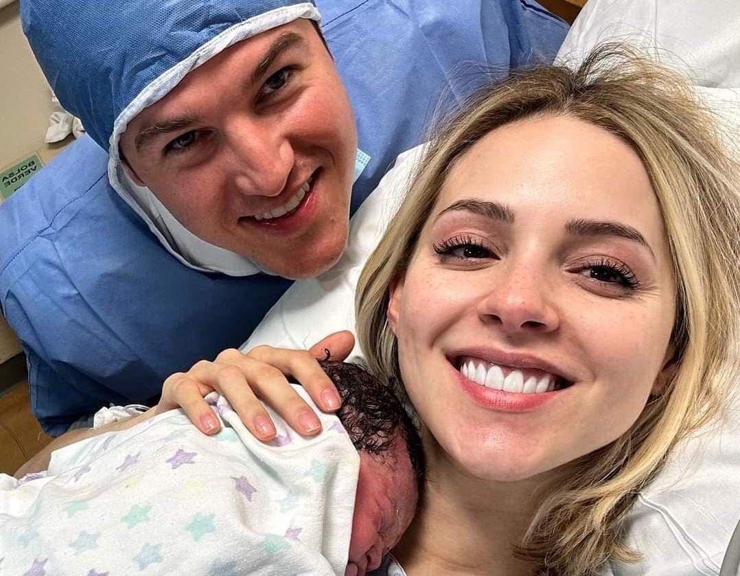 Nació Mariel, la hija de Mariana Rodríguez y Samuel García