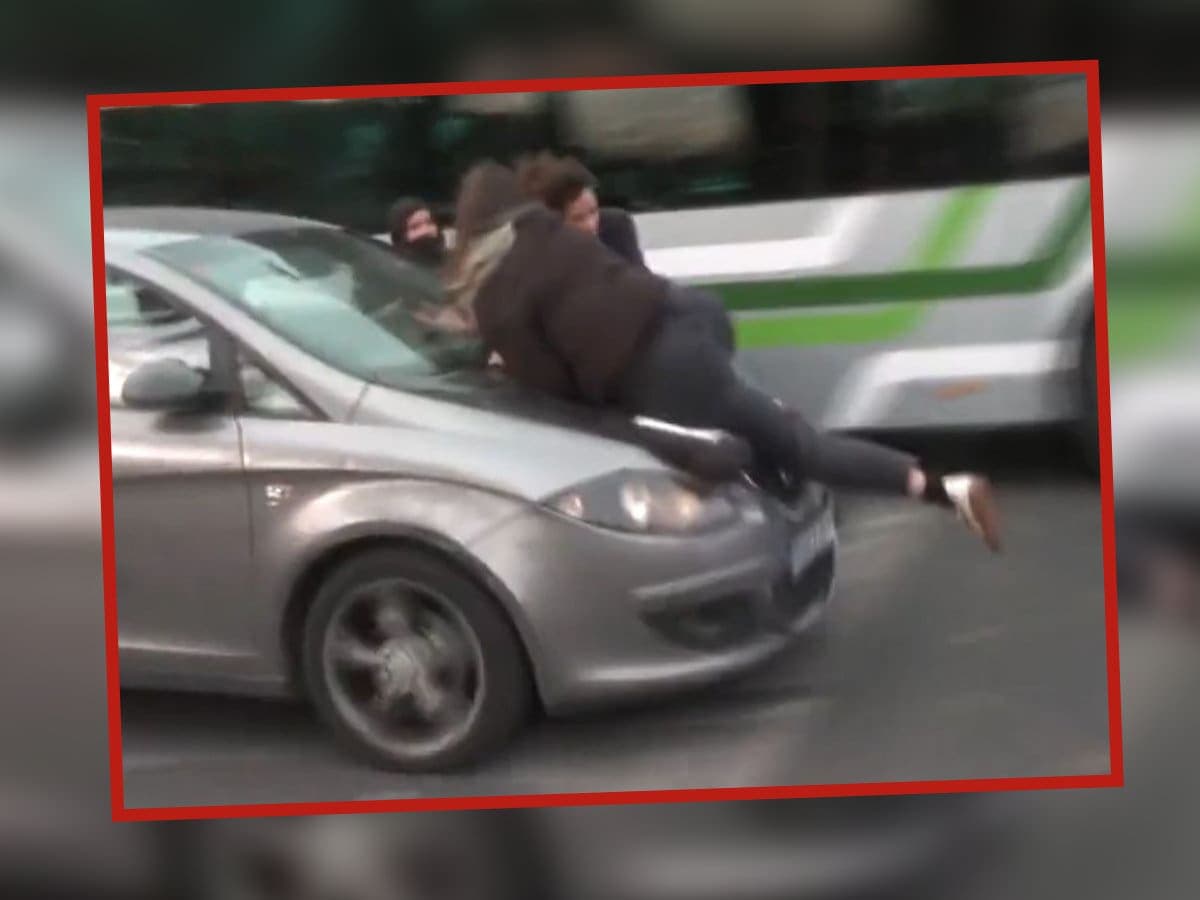 VIDEO: Conductora enfurece y arrolla a mujeres durante una marcha del 8M