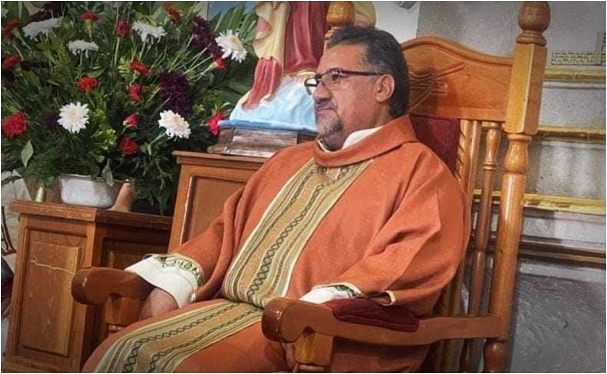 Hallan a sacerdote muerto en el interior de un vehículo en Michoacán