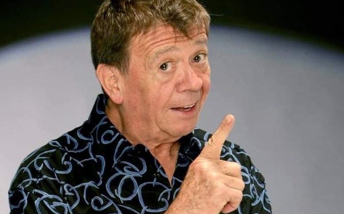 Venden supuesta identificación de Chabelo por 60 mil pesos en redes sociales