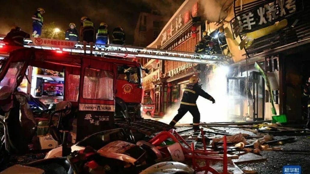 Explosión de gas deja 31 muertos en un restaurante de China