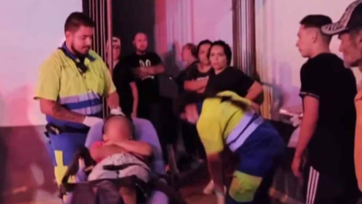 Niño cae de su azotea por intentar ver la celebración de cumpleaños de Peso Pluma