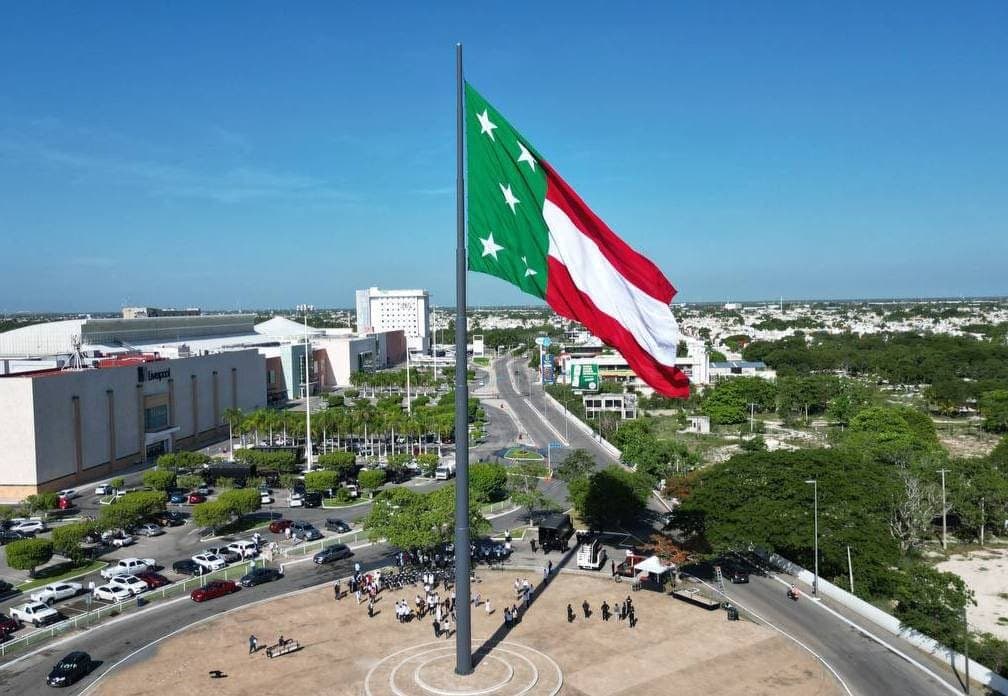 Izan bandera de Yucatán por primera vez en los últimos 182 años