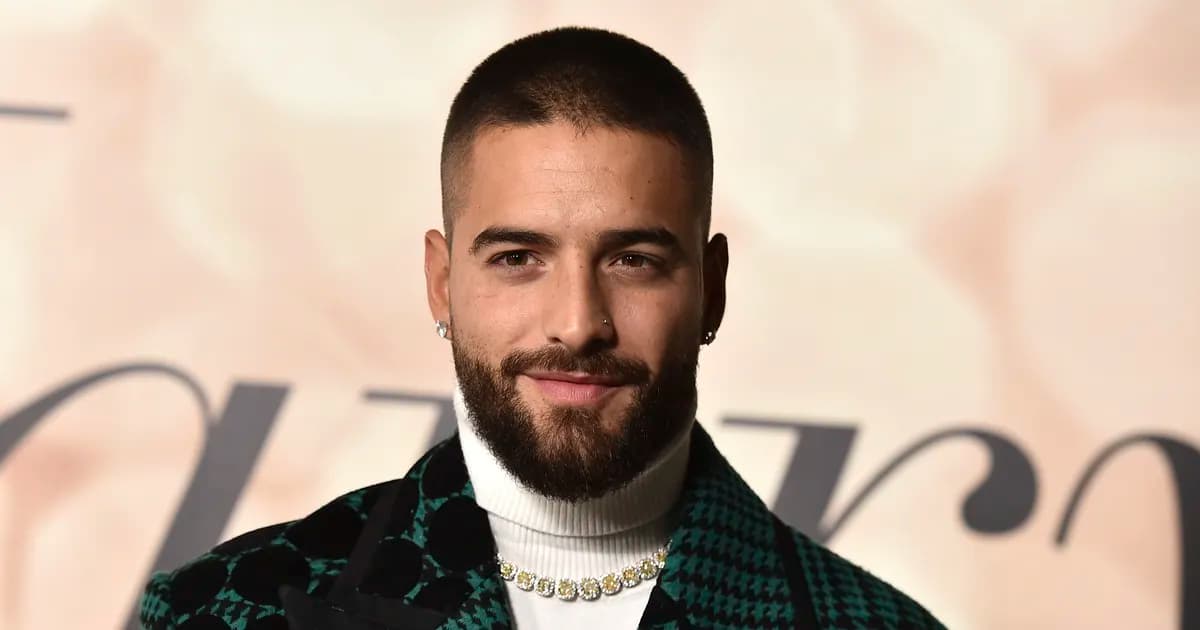 Video: Maluma le suelta "manotazo" a un fan