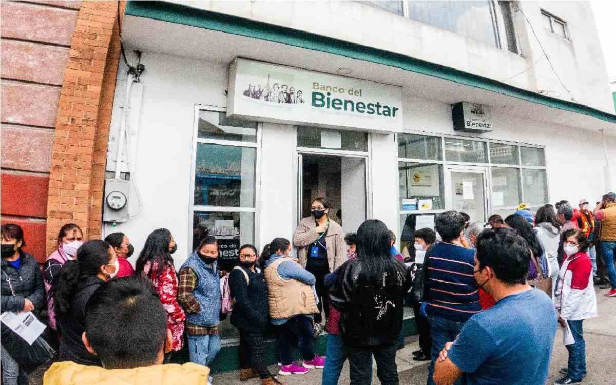 Pensionadas y personas adultas mayores recibirán aguinaldo del IMSS, ISSSTE y Bienestar