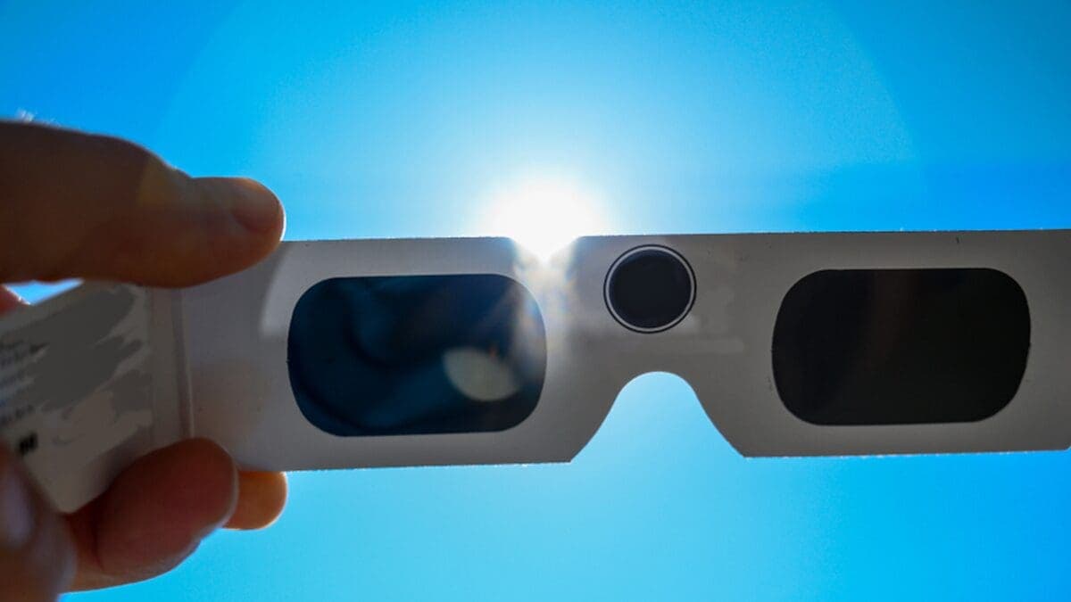 ¡Precaución! Observar un eclipse sin protección adecuada puede causar daños irreversibles