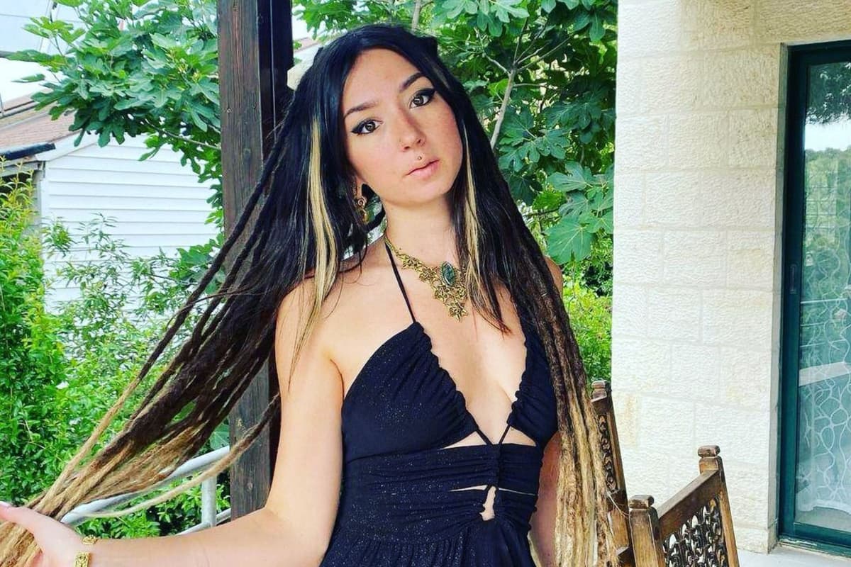 Israel confirma muerte de Shani Louk, joven capturada por Hamás en festival