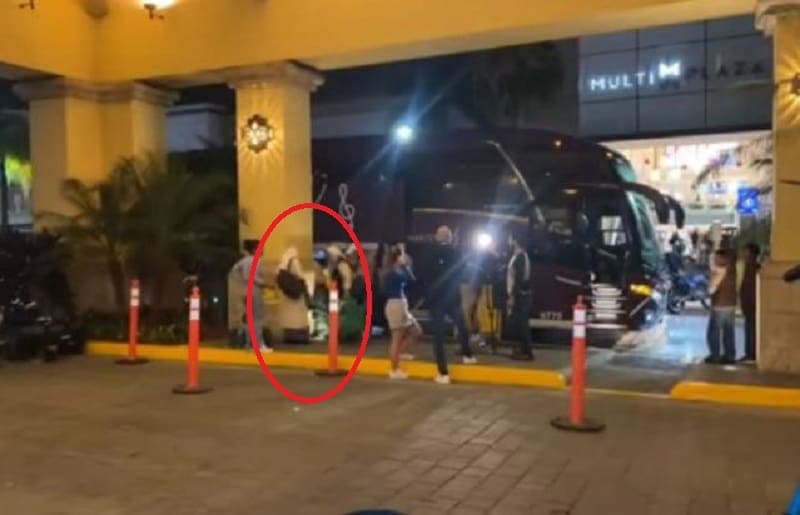 Video: Prensa confundió autobús de la Selección Mexicana con el de unas monjas