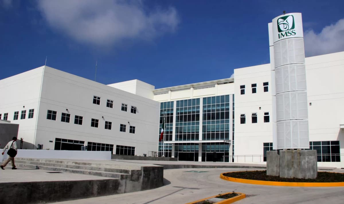 Elevador destruye camilla en el hospital 34 del IMSS en Monterrey, Nuevo León; no hubo heridos