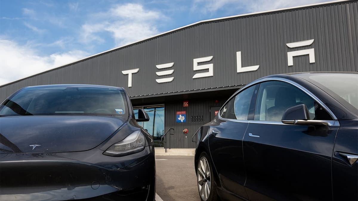 Tesla expande su presencia en México con vacantes en varios estados