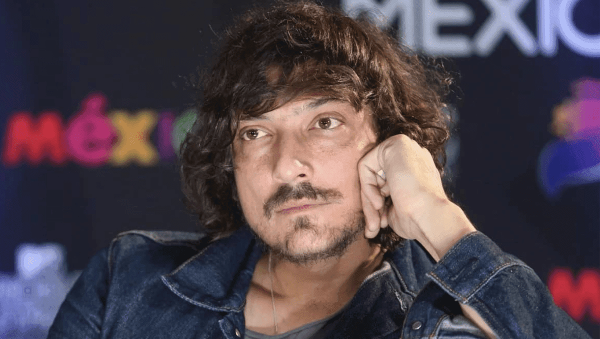 León Larregui denuncia que fue agredido en París; "me humillaron"
