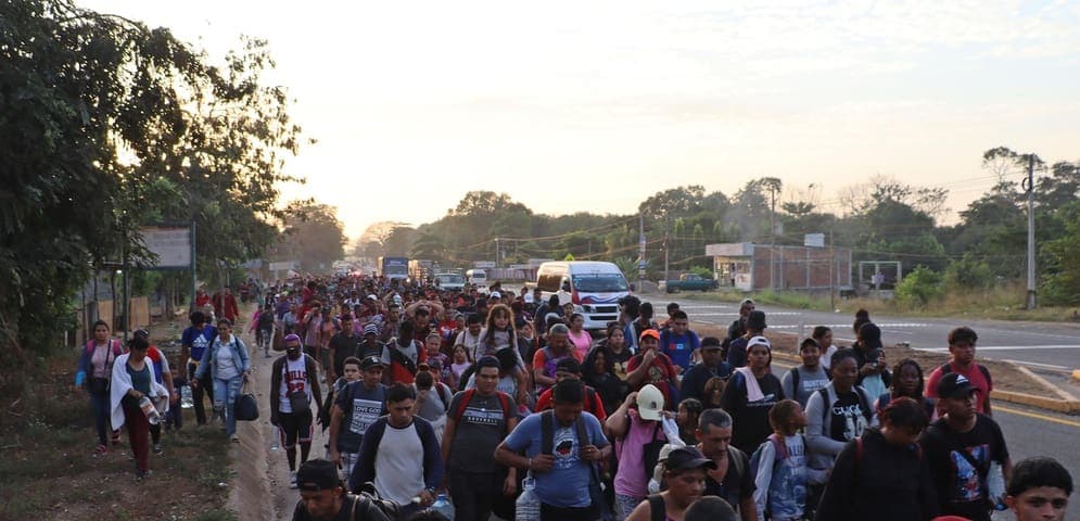 Primera caravana del año sale de la frontera sur de México con 2 mil migrantes