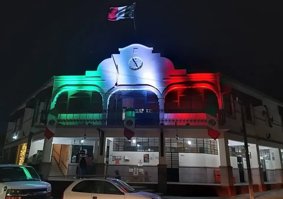 Abandonan 5 cuerpos frente a la presidencia municipal de Cárdenas en San Luis Potosí