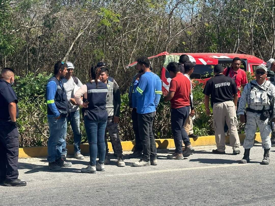 Cinco heridos tras accidente en Carretera Federal 307 la altura del Hotel Bahía Príncipe