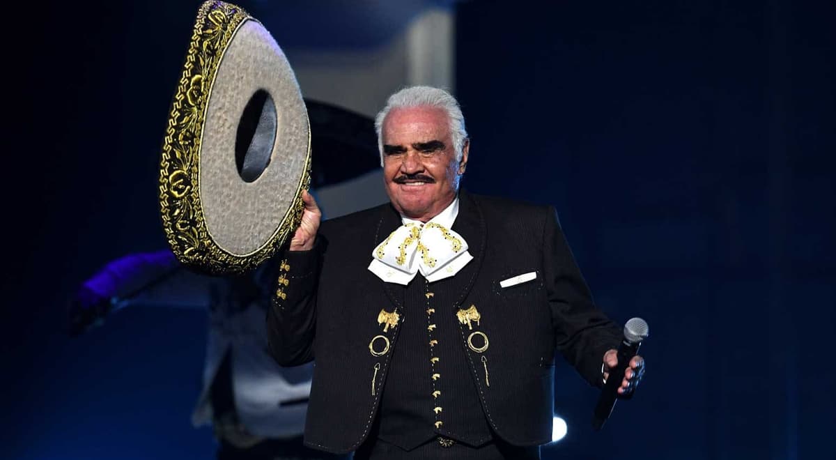 Viuda de Vicente Fernández asegura que el cantante se le sigue apareciendo en su rancho