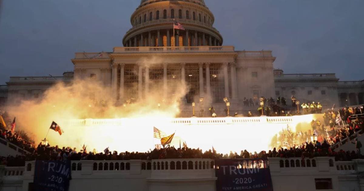 Trabajan en película que culpa a Facebook por invasión del Capitolio