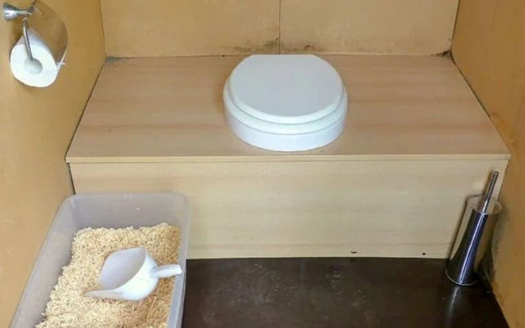 Activista climática promueve uso del baño seco por crisis hídrica en México