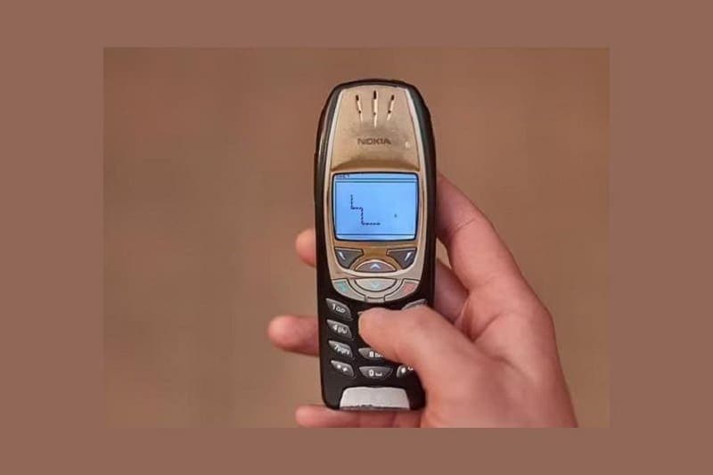 El icono indestructible: el Nokia 3210, el celular con juego de la viborita, regresa