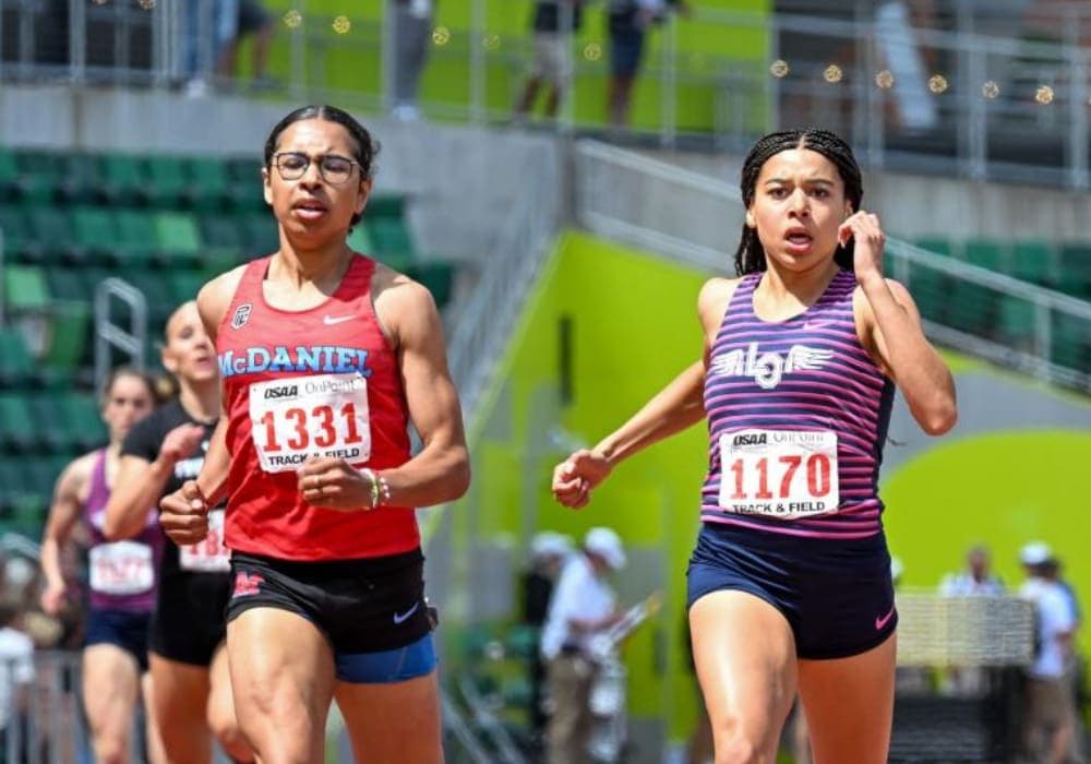 Video: Corredora transgénero de secundaria es abucheada tras ganar título estatal femenino de 200 metros en EE. UU.