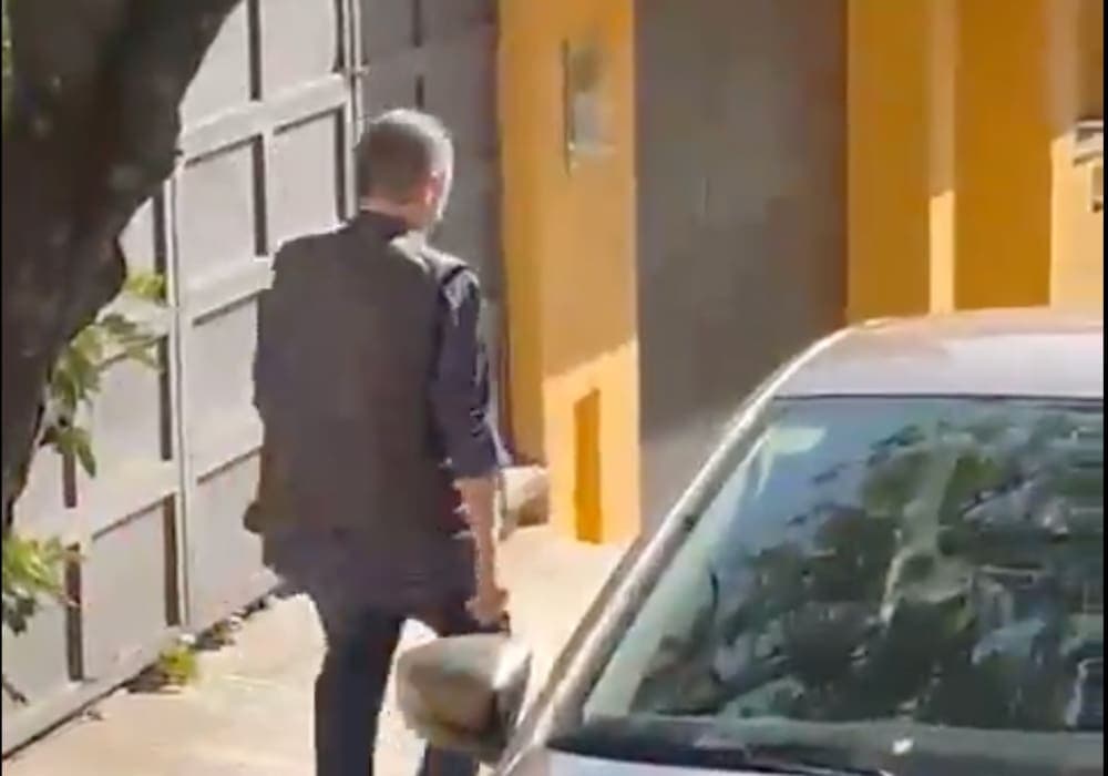 Video: Ciudadanos le gritan "traidor" y "vendido" al ex ministro Arturo Zaldívar en casilla de Bosques, CDMX