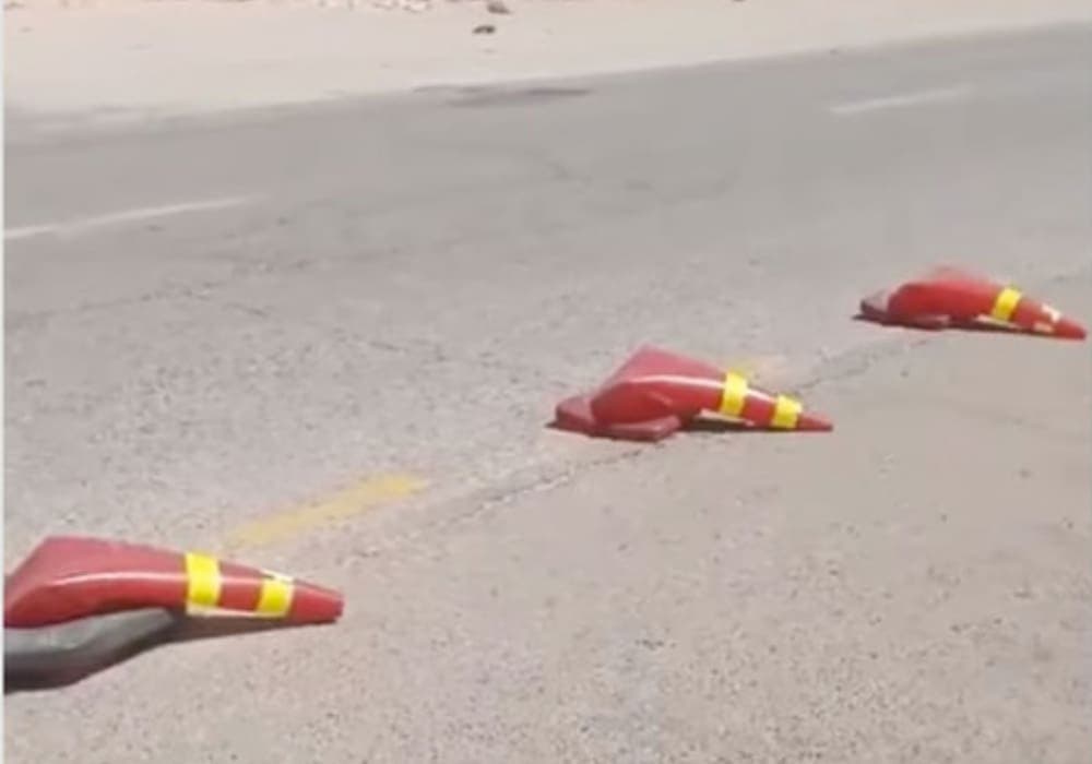VIDEO: Intenso calor derrite conos de tráfico en las carreteras de Kuwait