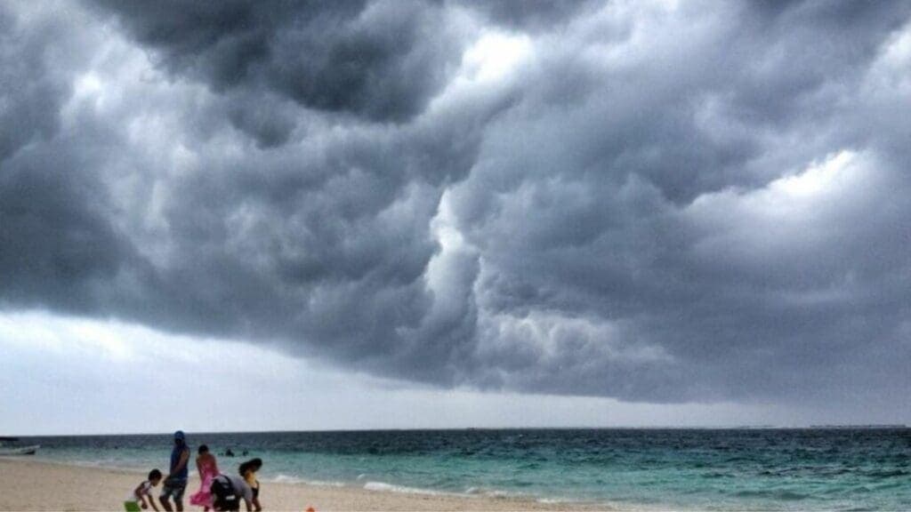 Emite gobierno de Quintana Roo alerta azul por huracán “Beryl”; hay peligro mínimo