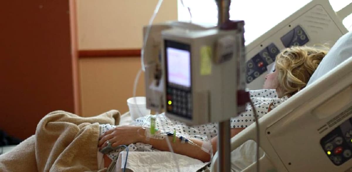 Muere mujer que salió del coma para identificar al hermano como su atacante