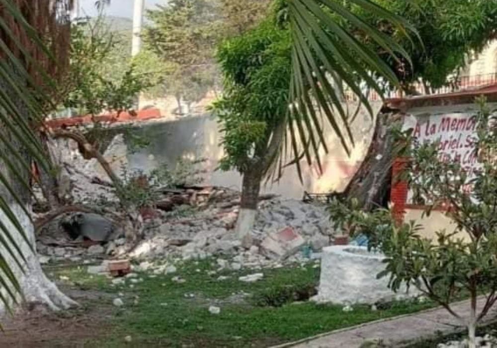 Video: Muere un estudiante tras explosión en escuela de Ayotzinapa "Raúl Isidro Burgos" en Tixtla, Guerrero.