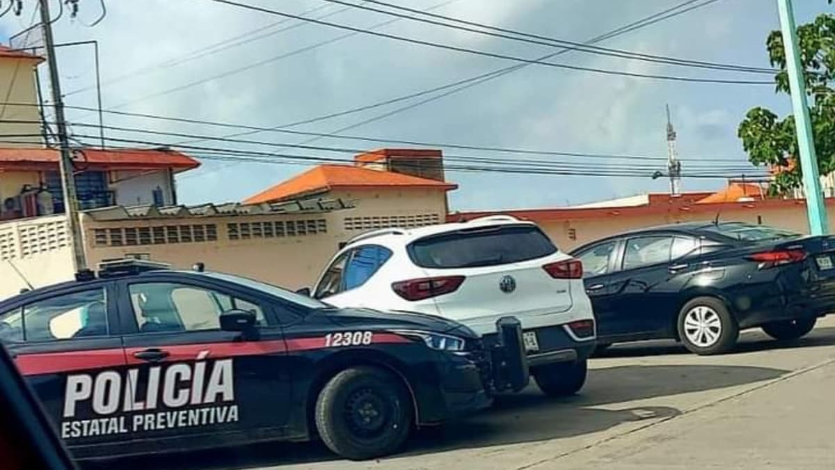 Patrulla choca contra auto particular en Chetumal