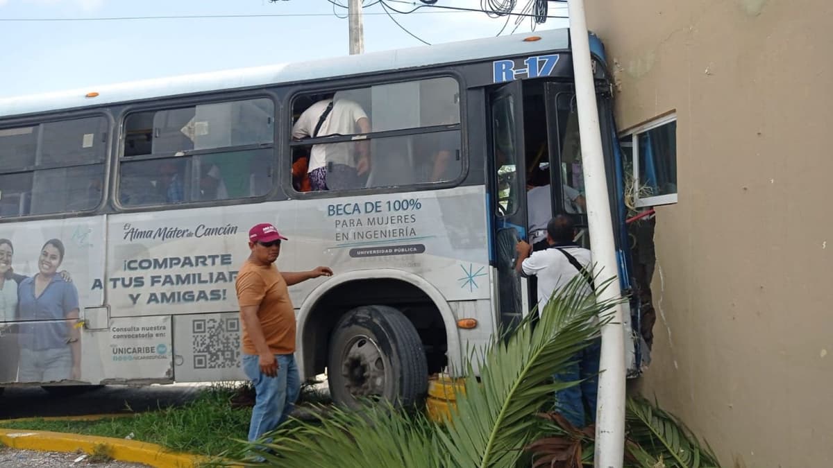 Más de 30 lesionados dejó accidente de autobús de la ruta 17 en Cancún