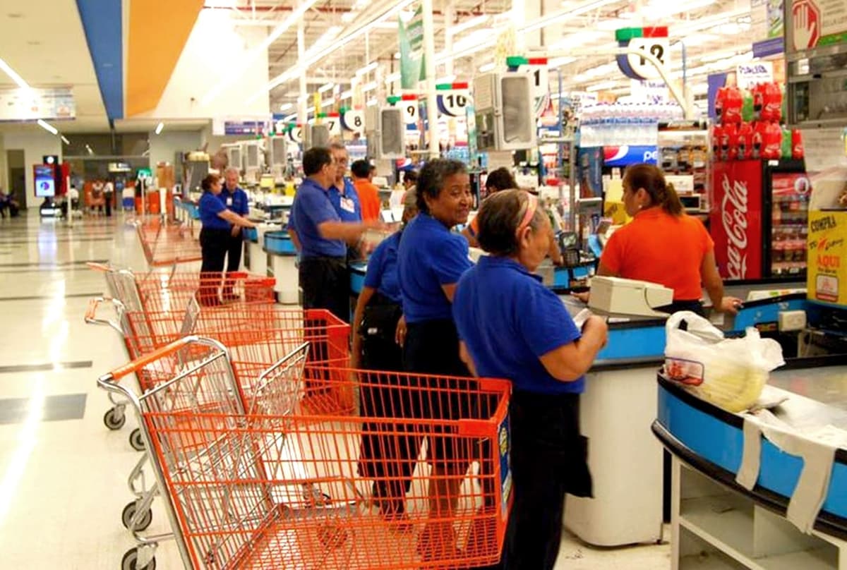 Obligados a trabajar para sobrevivir, 95% de adultos mayores de Playa del Carmen