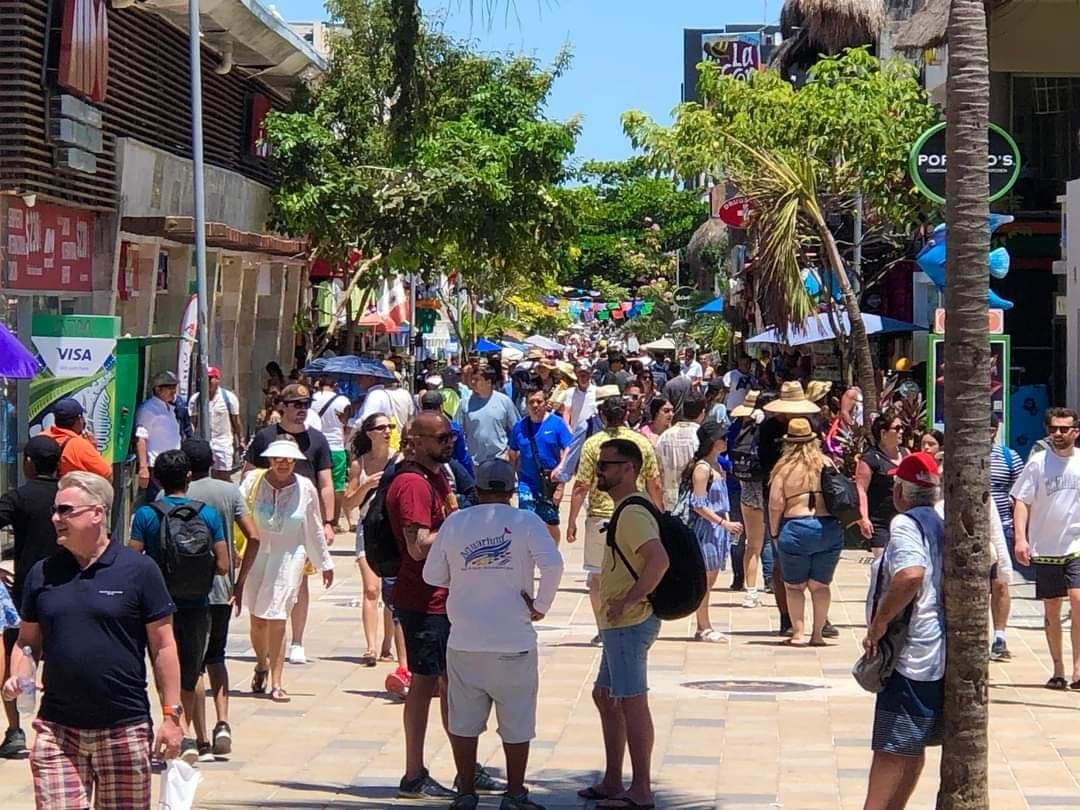 Por vacío legal en uso de visa de turista, extranjeros en Quintana Roo evaden al fisco