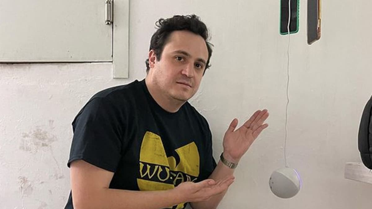 Standopero Ricardo O'Farrill critica e insulta a los fans de "La Casa de los Famosos"