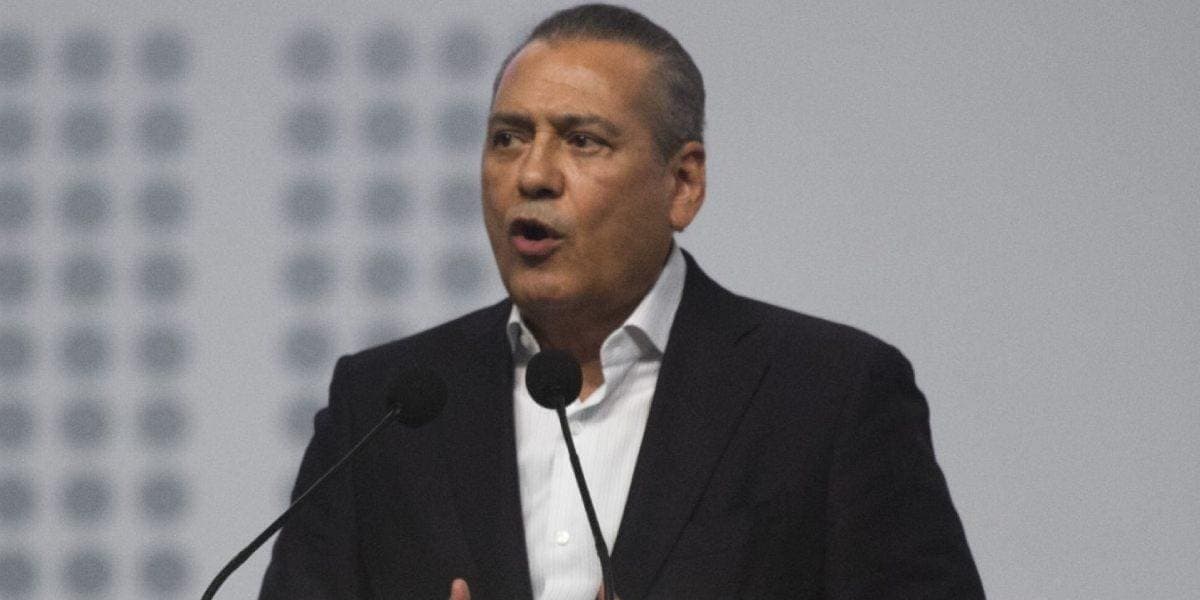 PRI expulsa a Manlio Fabio Beltrones de su bancada en el Senado