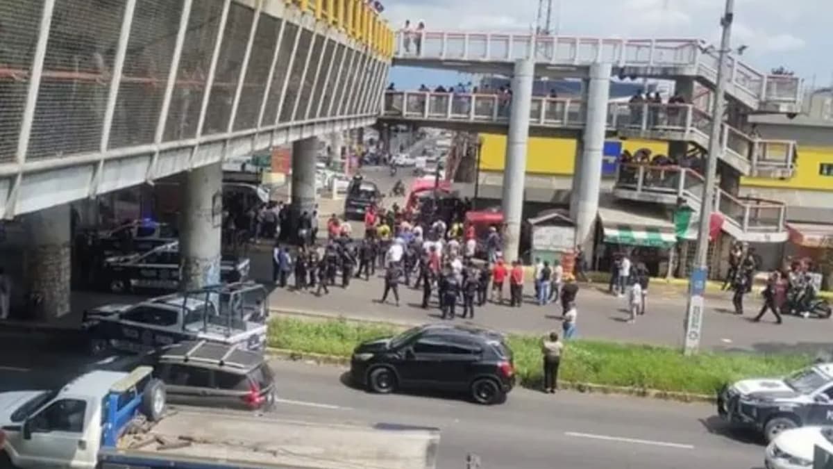Reportan balacera y un muerto afuera del metro Ecatepec, en el Edomex