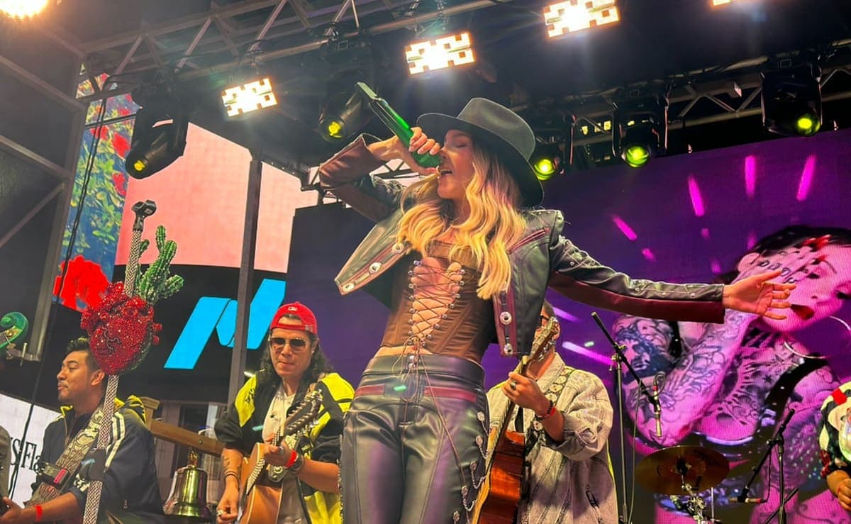 Belinda responde a críticas por dar el Grito en Times Square: "Un mexicano nace donde le da la gana"