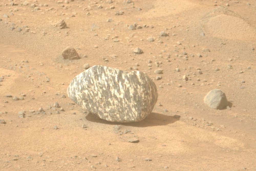 NASA halla una "roca cebra" en Marte