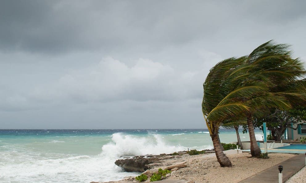 Tormenta amenaza con convertirse en huracán y azotar costas de Quintana Roo