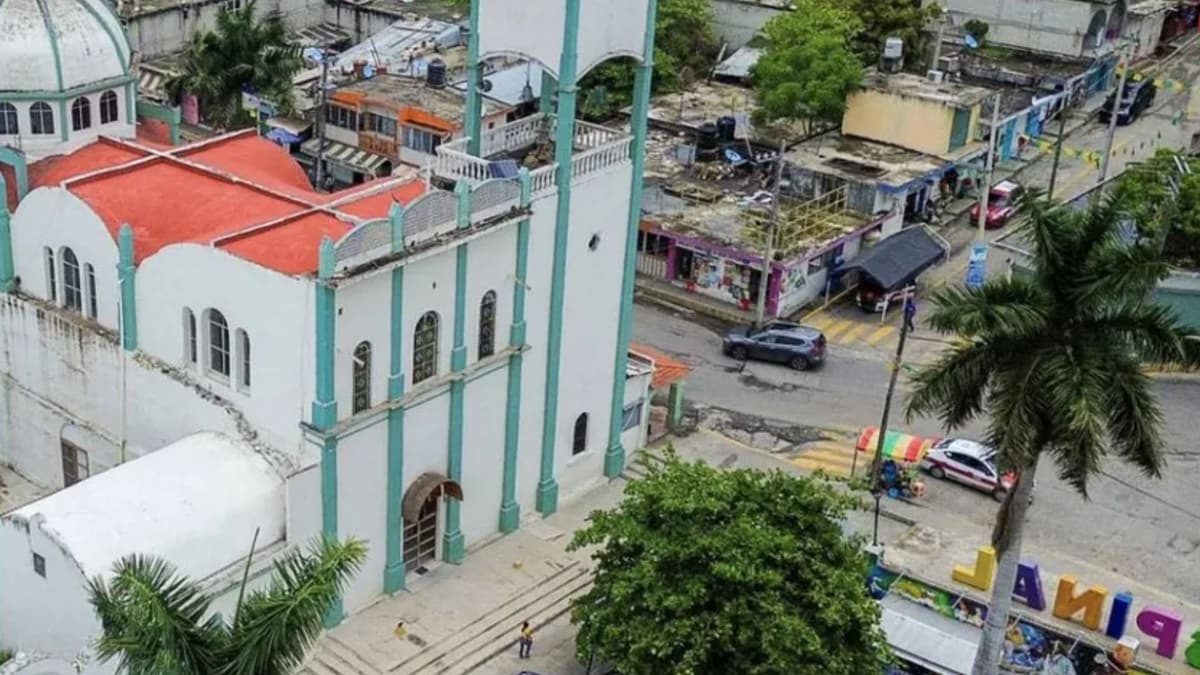 Ejecutan a dos menores de edad frente a una iglesia en Veracruz; uno de ellos era monaguillo