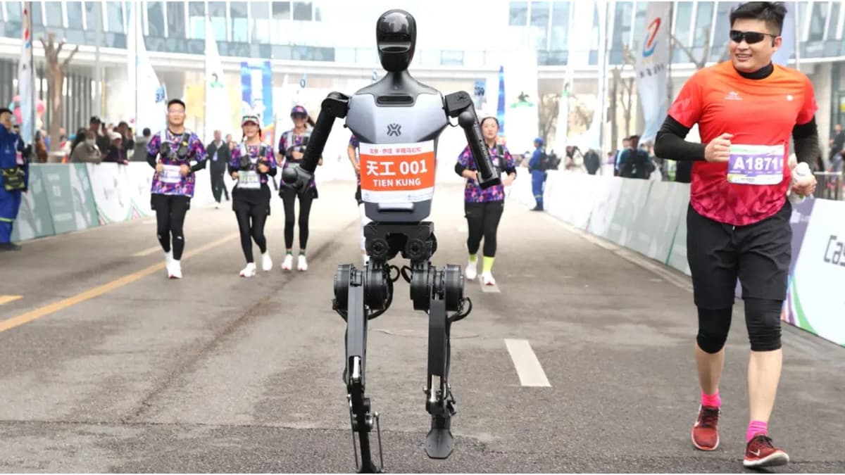 Robot humanoide hace historia al ser el primero en su tipo en terminar un medio maratón