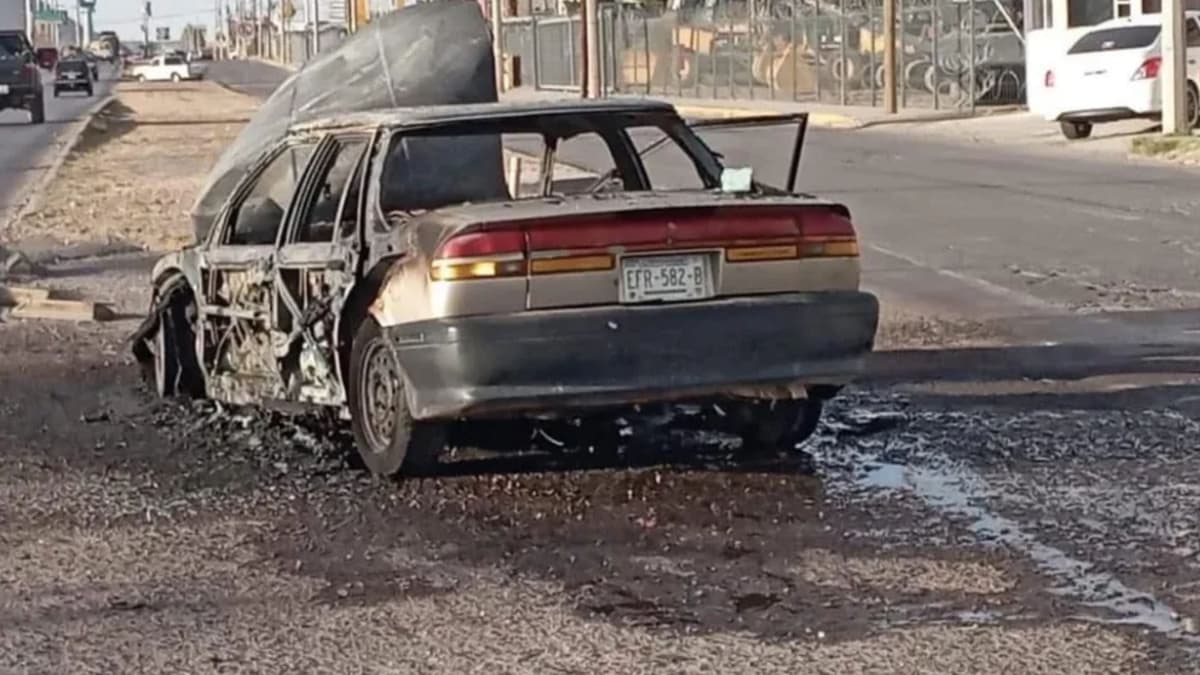 Hombre llama a su esposa e hijo antes de prenderse fuego dentro de su automóvil en Chihuahua