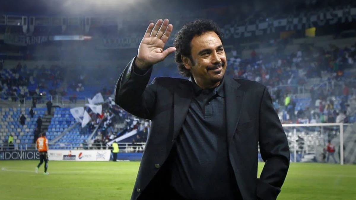 Revelan que Hugo Sánchez sacó un título "exprés" para ser entrenador; curso duró dos semanas