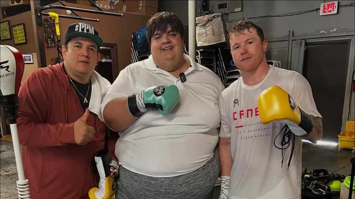 Influencer le exige al "Canelo" Álvarez le pague un millón de pesos tras perder apuesta de reto físico