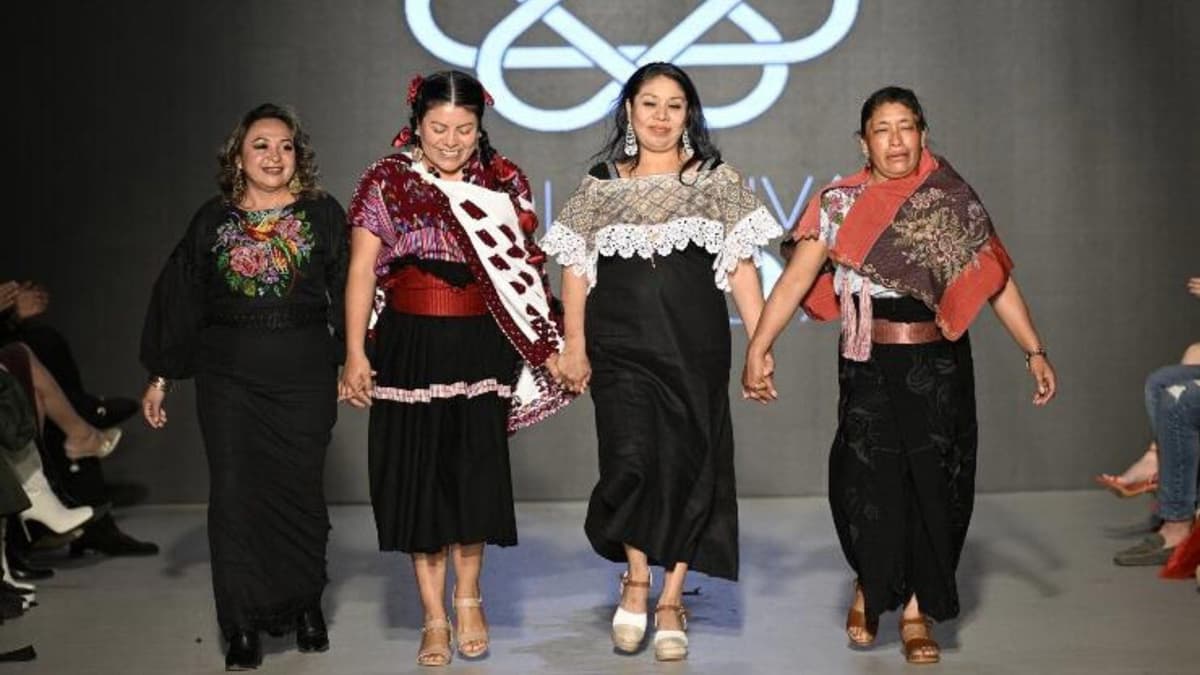 "Sinergia ancestral": Artesanas mexicanas presentan colección en el Vancouver Fashion Week