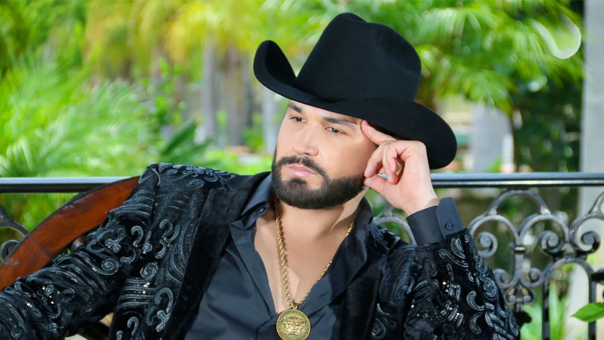 Video: Cantante Saúl "El Jaguar" confiesa que le prohibió tener redes sociales a su esposa