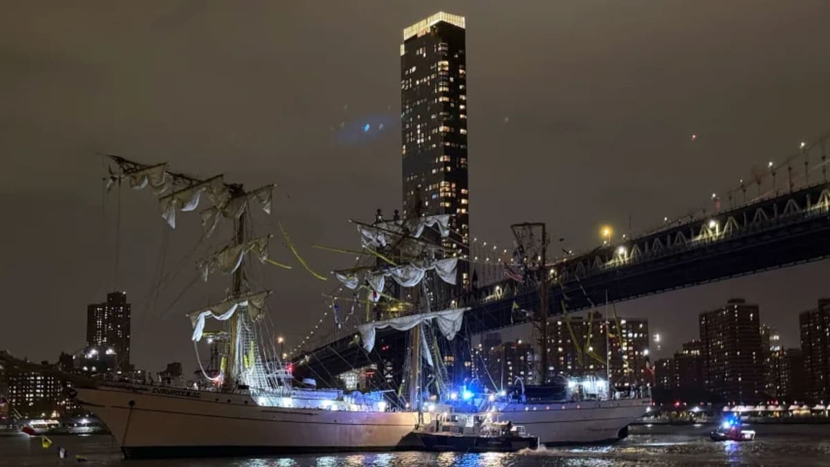 Video: Buque Cuauhtémoc de la Armada de México chocha contra el puente de Brooklyn en Nueva York