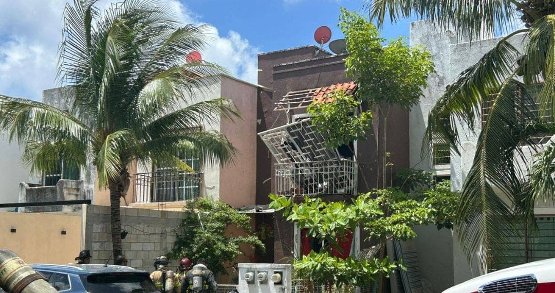 Hay dos heridos tras explosión de tanque de gas en Playa del Carmen; uno tiene quemaduras de tercer grado