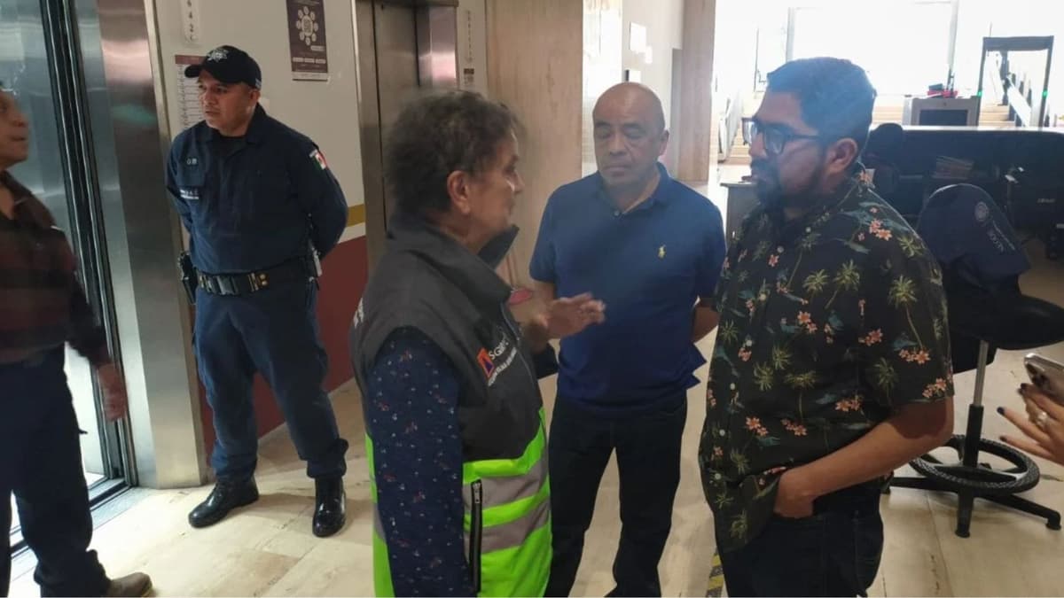 Quedan atrapadas seis personas tras desplome de elevador del Tribunal Federal de Conciliación y Arbitraje en CDMX