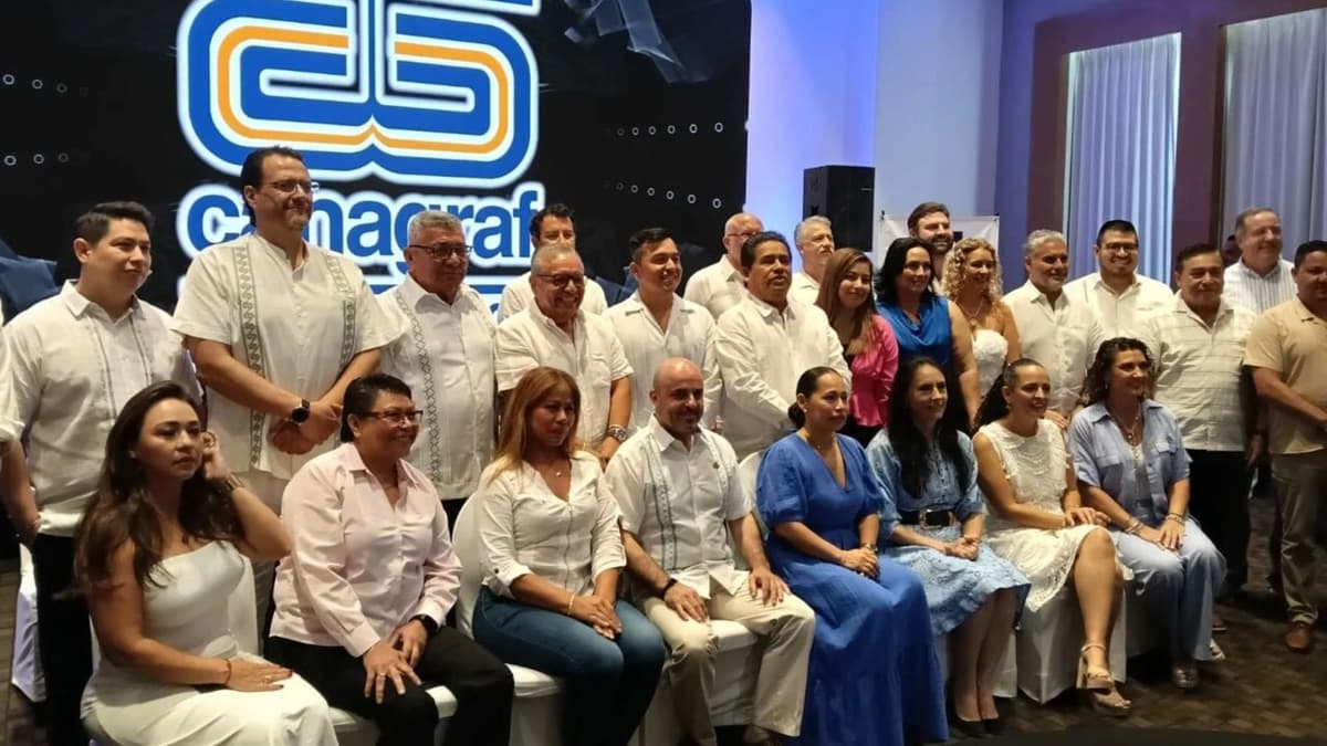 Oscar Delgado Villasana rinde protesta como nuevo presidente de la Canagraf en Quintana Roo
